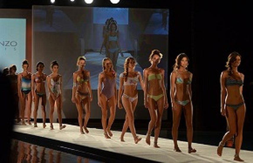 Desfile de la Semana de la Moda de Baño de Miami. (EFE)
