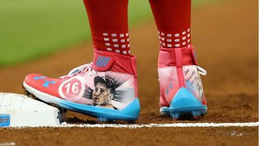 Harper fue el primer jugador que se embasó en el Juego de Estrellas al conectar del primer sencillo del encuentro.&nbsp;