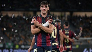 El delantero Carlos Espí, en ese entonces del Levante, celebra luego de anotar el primer gol de su club en un partido, el 23 de mayo de 2026.