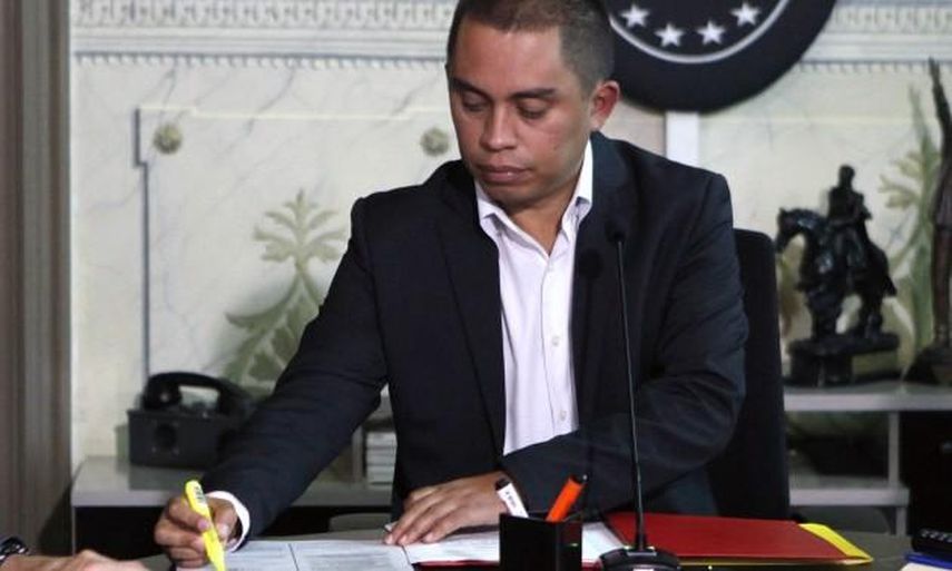 El ministro de Economía Productiva y vicepresidente del Área Económica de Venezuela, Luis Salas, participa en la visita a Brasil (CORTESÍA)
