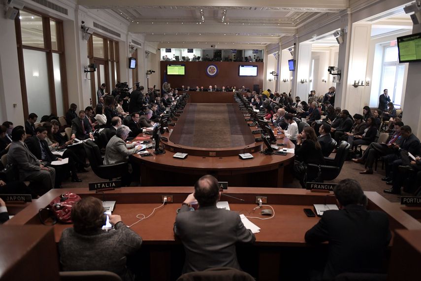 El Consejo Permanente comenzó a las 10.20 hora local (ET) en la sede de  la OEA en Washington a solicitud de México, Estados Unidos, Argentina,  Brasil, Panamá y Santa Lucía.
