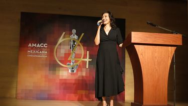 Leticia Huijara, presidenta de la Academia de Cine Mexicano, habla en una conferencia de prensa en la que se anunciaron los nominados a la 64 edición del Premio Ariel, el martes 2 de agosto de 2022 en la Ciudad de México.