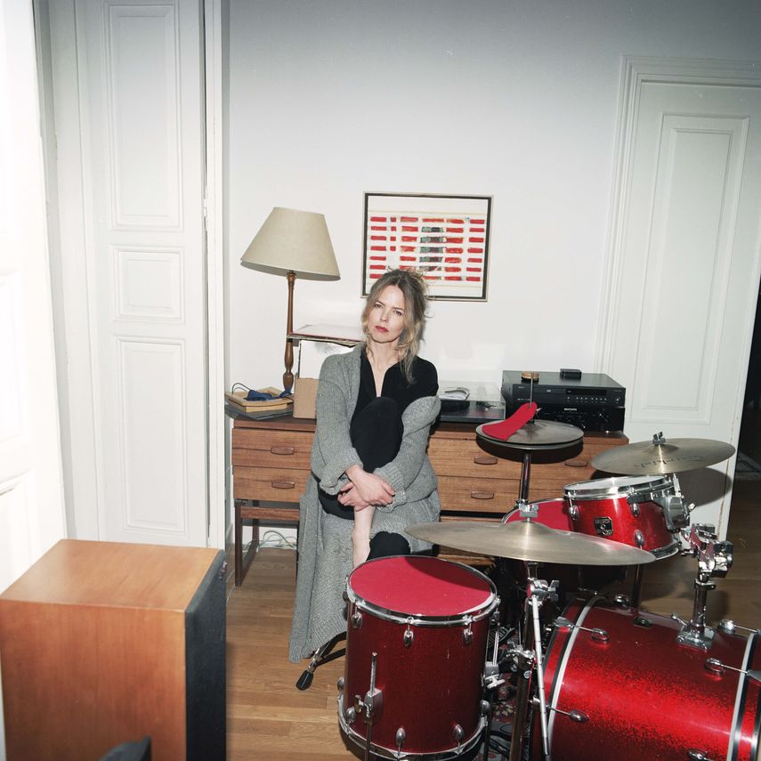 Rosenvinge matizó que esto afecta solo a cómo se percibe el trabajo, porque el local de ensayo y en el estudio siempre ha sido un territorio de camaradería y hermandad donde no existe el sexismo.