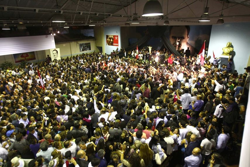 Partidos políticos, amigos y simpatiantes del expresidente Alan García acuiden al velorio para darle el último adios.&nbsp;