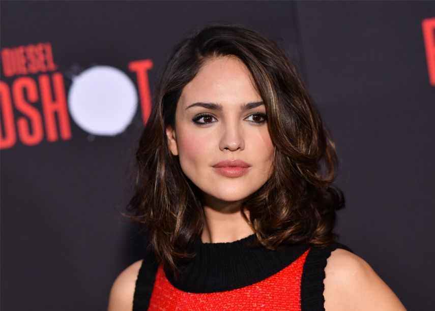 La actriz mexicana Eiza González llega al estreno de Bloodshot de Sony en el cine Regency Village el 10 de marzo de 2020 en Westwood, California.