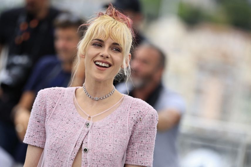 La directora, guionista y productora estadounidense Kristen Stewart posa durante la sesión fotográfica de la película The chronology of water en la 78.ª edición del Festival de Cine de Cannes, en Cannes, sur de Francia, el 16 de mayo de 2025.