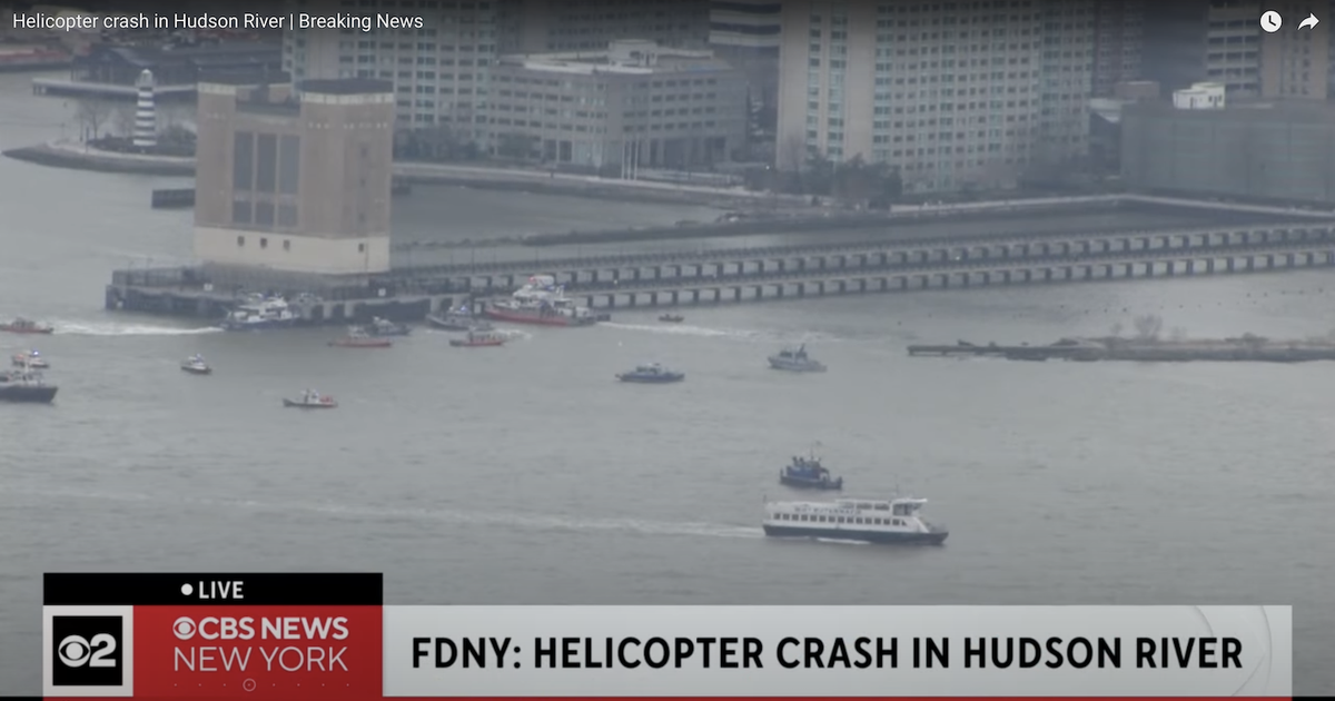 Helicóptero se estrella en el río Hudson en Nueva York