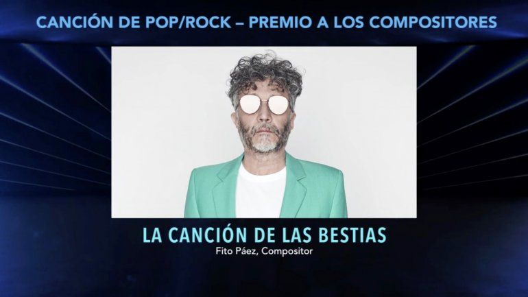 En esta captura de pantalla, Fito Paez es anunciado el ganador del premio a la Mejor Canción Pop / Rock por 
