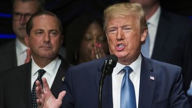 El presidente Donald Trump (a la derecha) habla sobre la salud renal, acompañado por el secretario de Salud y Servicios Humanos Alex Azar, en Washington, el pasado 10 de julio.&nbsp;