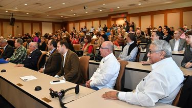 la rosa blanca premia a opositores cubanos en miami