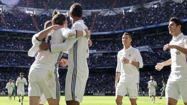 Bale anotó par de goles en la victoria del Madrid en el estadio Santiago Bernabeu.