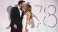 Jennifer López y Ben Affleck se besan en el estreno de la cinta The Last Duel durante el Festival de Cine de Venecia, en Italia, el 10 de septiembre de 2021.