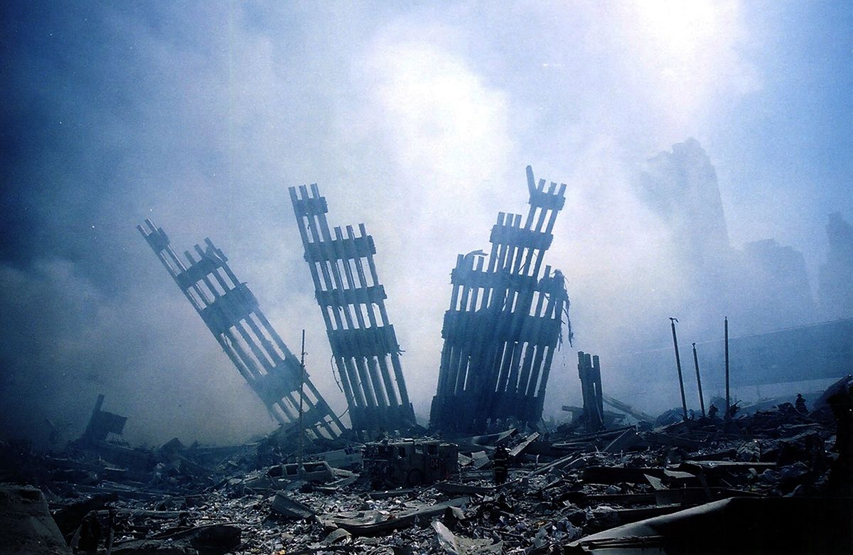 Ruinas de Torres Gemelas, Nueva York, 11 de septiembre de 2001. Ruinas de Torres Gemelas, Nueva York, 11 de septiembre de 2001.
