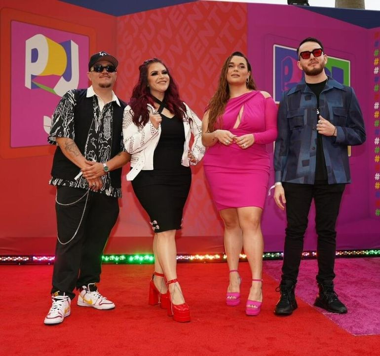 Los hijos de Jenni Rivera desfilaron por la alfombra roja de los Premios Juventud 2022.