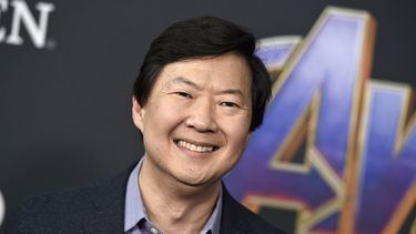 En esta fotograf&iacute;a de archivo del 22 de abril deL 2019 Ken Jeong llega al estreno de Avengers: Endgame en el Centro de Convenciones de Los Angeles. Strauss/Invision/AP, archivo) &nbsp;
