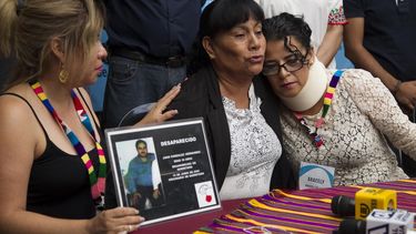 Familiares de al menos 30.000 desaparecidos en Veracruz se reunieron para exigir todo el peso de la justicia en contra del exgobernador de ese estado, Javier Duarte.