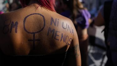 Las madres desoladas tras feminicidios sin resolver en Ecuador. En la foto una mujer protesta contra la violencia de género