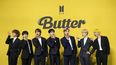 En esta fotografía del 21 de mayo de 2021 miembros de la banda sudcoreana de K-pop BTS posan antes de una conferencia de prensa para presentar su sencillo Butter en Seoúl, Corea del Sur.&nbsp;