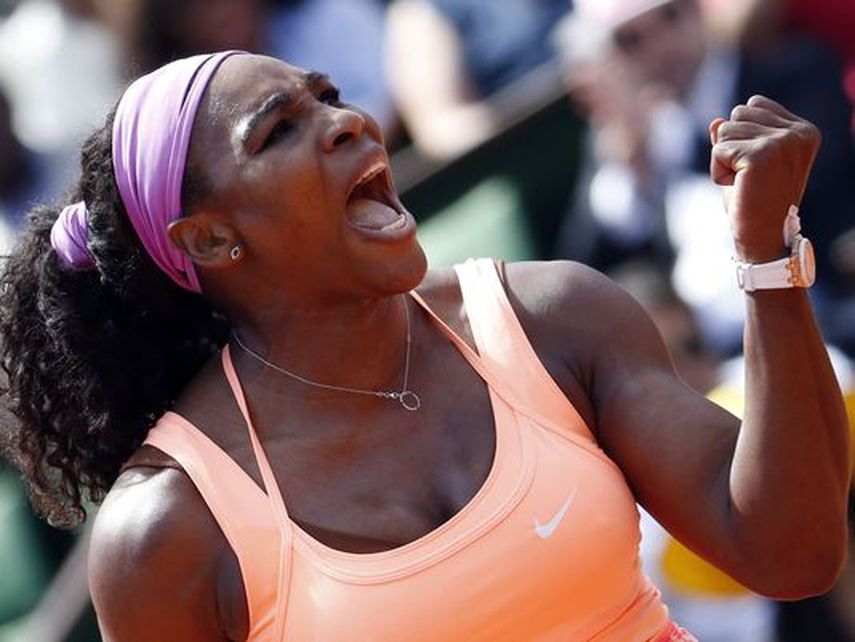 Serena Williams se impone en la arcilla del Roland Garros
