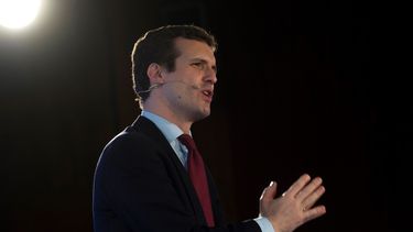 El presidente del Partido Popular, Pablo Casado, interviene durante la presentación de las candidaturas del PP al Gobierno de Cantabria y la Alcaldía de Santander.