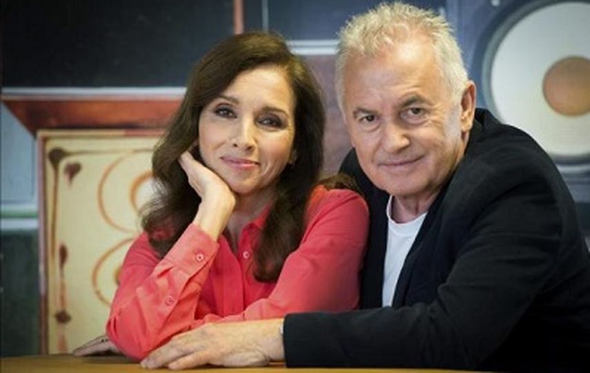 Los cantantes Víctor Manuel y Ana Belén durante una entrevista. (EFE)