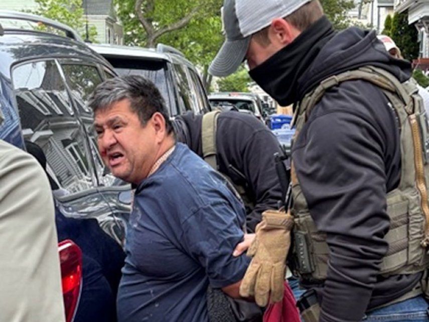 Uno de los detenidos en el operativo de ICE, con una Notificación Roja de Interpol activa por homicidio agravado, robo, secuestro agravado y hurto en El Salvador. Agentes del ICE lo arrestaron en Lynn.