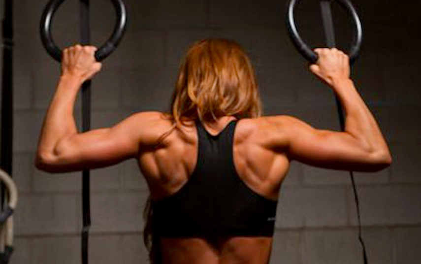 Mitos sobre levantar pesas que necesitas dejar atrás