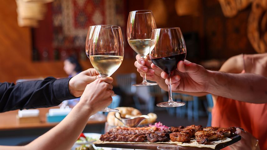 Vino, blanco y tinto, Armenia.