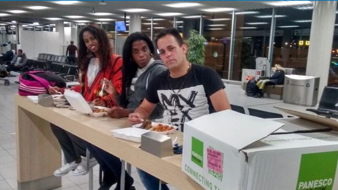 Cubanos retenidos en el Aeropuerto de Schiphol a finales de enero.&nbsp;