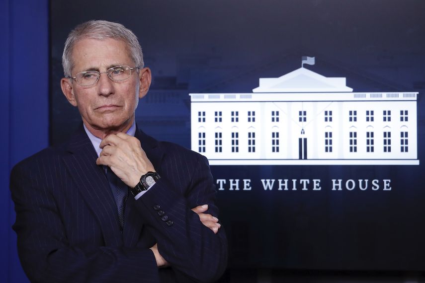 El doctor Anthony Fauci, director del Instituto Nacional de Alergia y Enfermedades Infecciosas, asiste a una conferencia de prensa sobre el coronavirus, en la Casa Blabca, Washington, 1 de abril de 2020. 