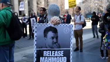 Manifestantes propalestinos se manifiestan en el Bajo Manhattan de Nueva York el 10 de marzo de 2025.&nbsp;