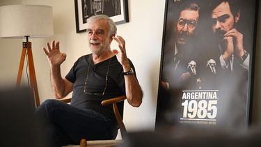 El abogado argentino y exfiscal jefe de la Corte Penal Internacional Luis Moreno Ocampo posa para un retrato en Malibu, California, el 6 de marzo de 2023. Moreno Ocampo, quien desempeñó un papel importante en la transición democrática de Argentina, es retratado en la película nominada al Oscar “Argentina 1985”.