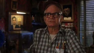 Durante los 60, participó en algunas de las series más populares del momento como El virginiano o Star Trek, pero sobre todo, apareció en Bonnie y Clyde, película de 1967 por la que fue nominado al Oscar al mejor actor de reparto.