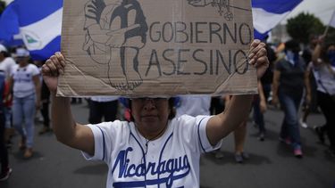 Cientos de nicaragüenses se manifiestan contra la represión y las amenazas del régimen de Daniel Ortega. 