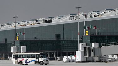 Esta foto de archivo tomada el 21 de enero de 2022, muestra una vista del sitio de construcción del nuevo aeropuerto internacional que se llamará General Felipe Ángeles en la Base aérea de Santa Lucía en Zumpango, cerca de la Ciudad de México. Tres semanas antes de enfrentar un referéndum revocatorio de mitad de período, el presidente mexicano Andrés Manuel López Obrador lo hará el 21 de marzo de 2022.