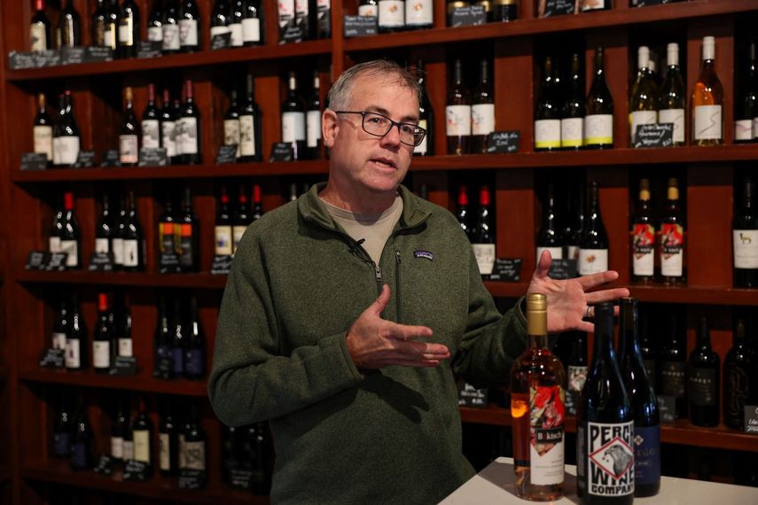 Stuar Spencer, director ejecutivo de la comisión Lodi Winegrape habla de la deplorable situación que atraviesan los agricultores y elaboradores de vino en esa famosa región de California.