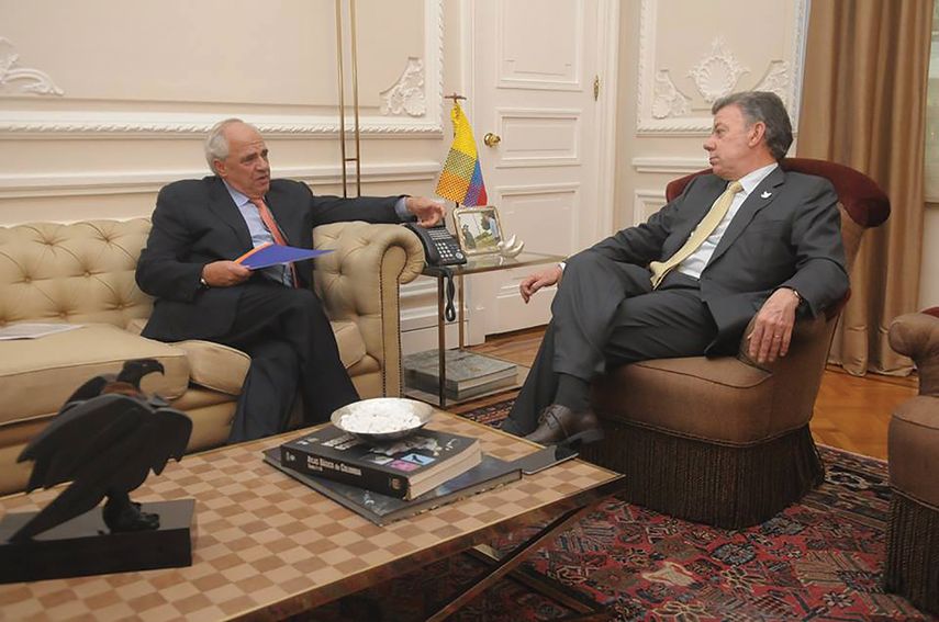 Juan Manuel Santos recibe en Casa de Nariño a Ernesto Samper el 19OCT16.