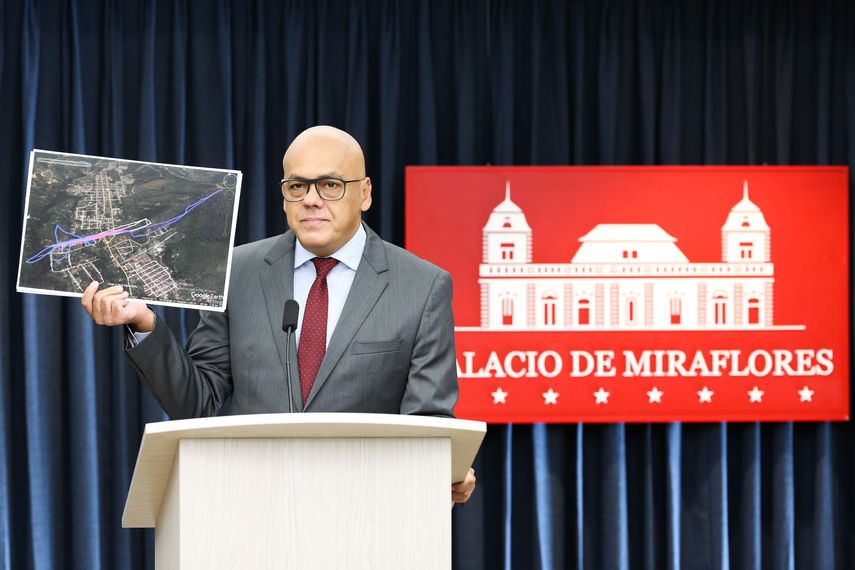 El ministro de Comunicación, el psiquiatra Jorge&nbsp;Rodríguez, fue el encargado de presentar la información en una rueda de prensa.