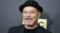 Rubén Blades llega al estreno de la segunda temporada de Fear the Walking Dead el 29 de marzo de 2016 en Los Angeles. Rubén Blades llega al estreno de la segunda temporada de Fear the Walking Dead el 29 de marzo de 2016 en Los Angeles.