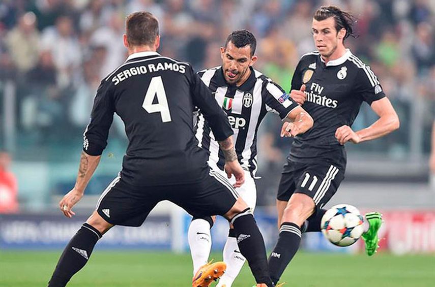 Carlos Tevez anotó por la vía del penalty el gol de la victoria (EFE)