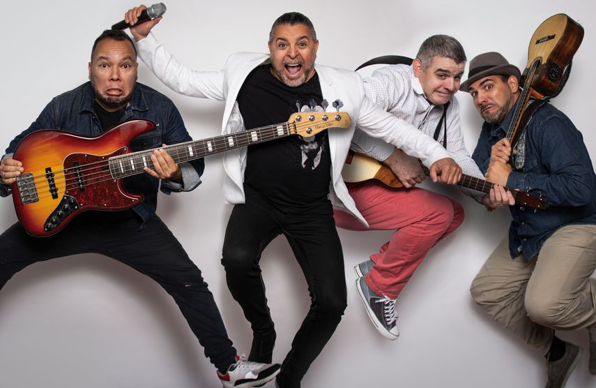 El bajista Rodner Padilla, Luis Enrique, y los cuatristas H&eacute;ctor Molina y Jorge Glem.&nbsp;