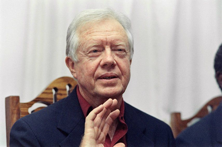 En esta foto tomada el 1 de noviembre de 1991, el expresidente de los Estados Unidos Jimmy Carter habla durante su viaje en Zambia. Carter, de 98 años y que dirigió la nación de 1977 a 1981, está recibiendo atención de hospicio en casa donde pasará su tiempo restante.