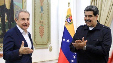 El expresidente del gobierno de España, José Luis Rodríguez Zapatero, y el dictador de Venezuela, Nicolás Maduro. El expresidente del gobierno de España, José Luis Rodríguez Zapatero, y el dictador de Venezuela, Nicolás Maduro.