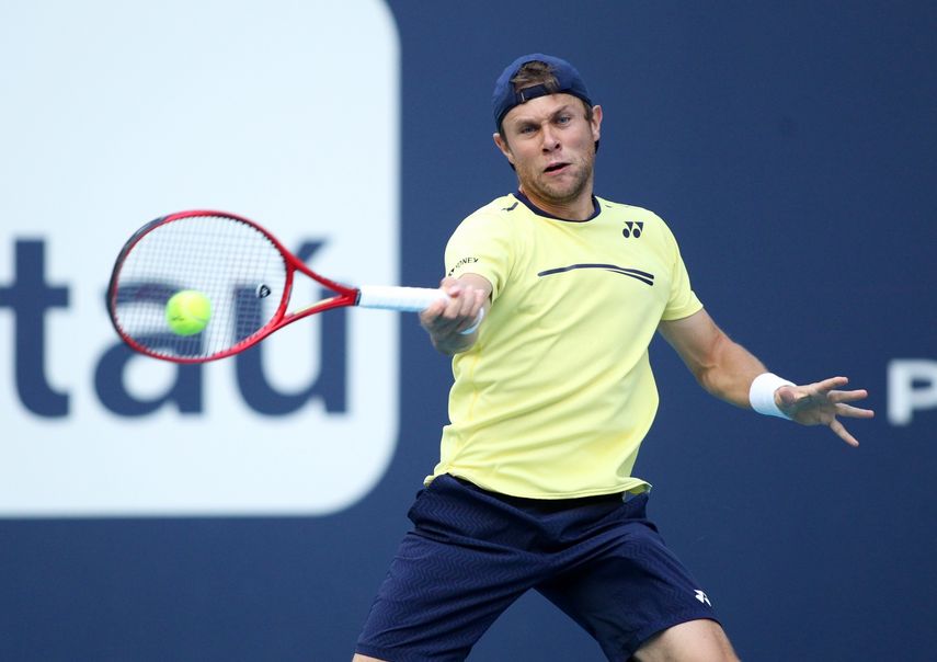 El moldavo Radu Albot dio una tremenda batalla al suizo Roger Federer y cayo luchando en tres durisimos sets, en el Miami Open, la noche del sabado en el Hard Rock Stadium en Miami Gardens.