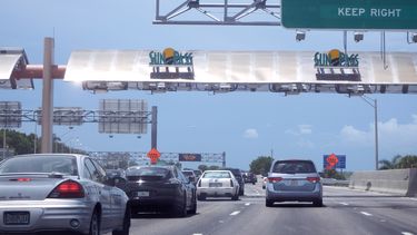 Vista parcial de la autopista 836, o Dolphin Expressway.