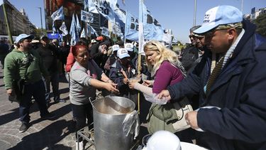 Decenas de personas participaron este jueves en la protesta que se realizó en &nbsp;Barrios de Pié&nbsp;
