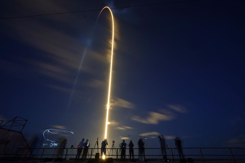 Tripulación de SpaceX está saludable, feliz y descansando