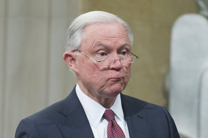 El fiscal general de EEUU, Jeff Sessions, defiende el recorte de fondos a las ciudades santuario.