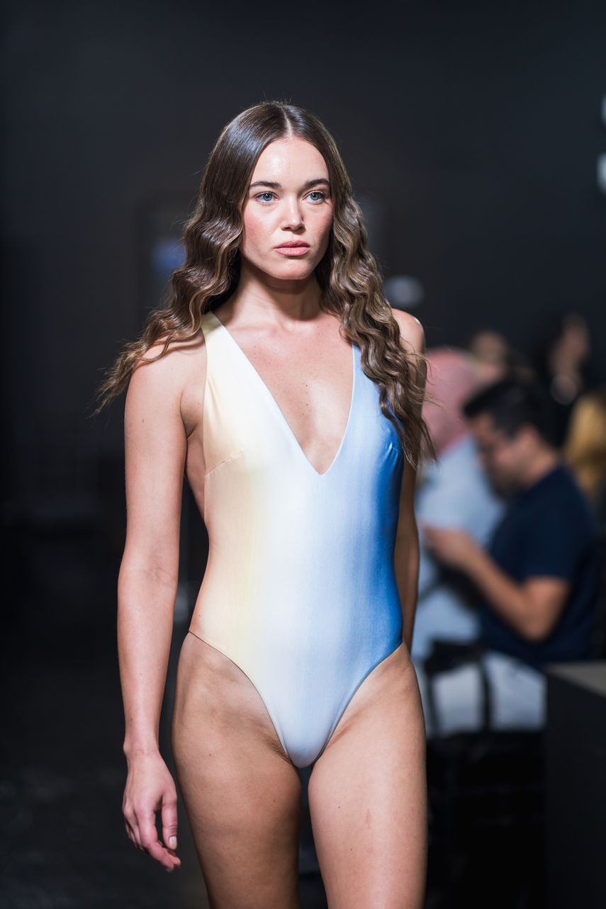 Colección sostenible de la diseñadora venezolana Sigal presentada en la Miami Fashion Week 2024.