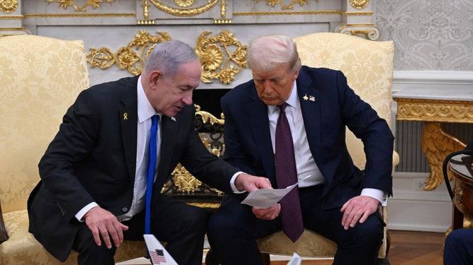 El primer ministro de Israel, Benjamin Netanyahu, y el presidente de EEUU, Donald Trump, reunidos en la Oficina Oval de la Casa Blanca.&nbsp;